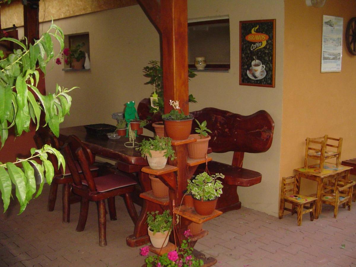 Hunter Villa Štúrovo Екстериор снимка