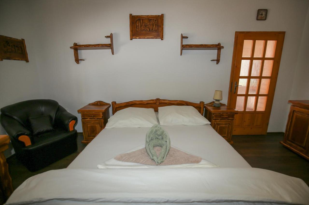 Hunter Villa Štúrovo Екстериор снимка