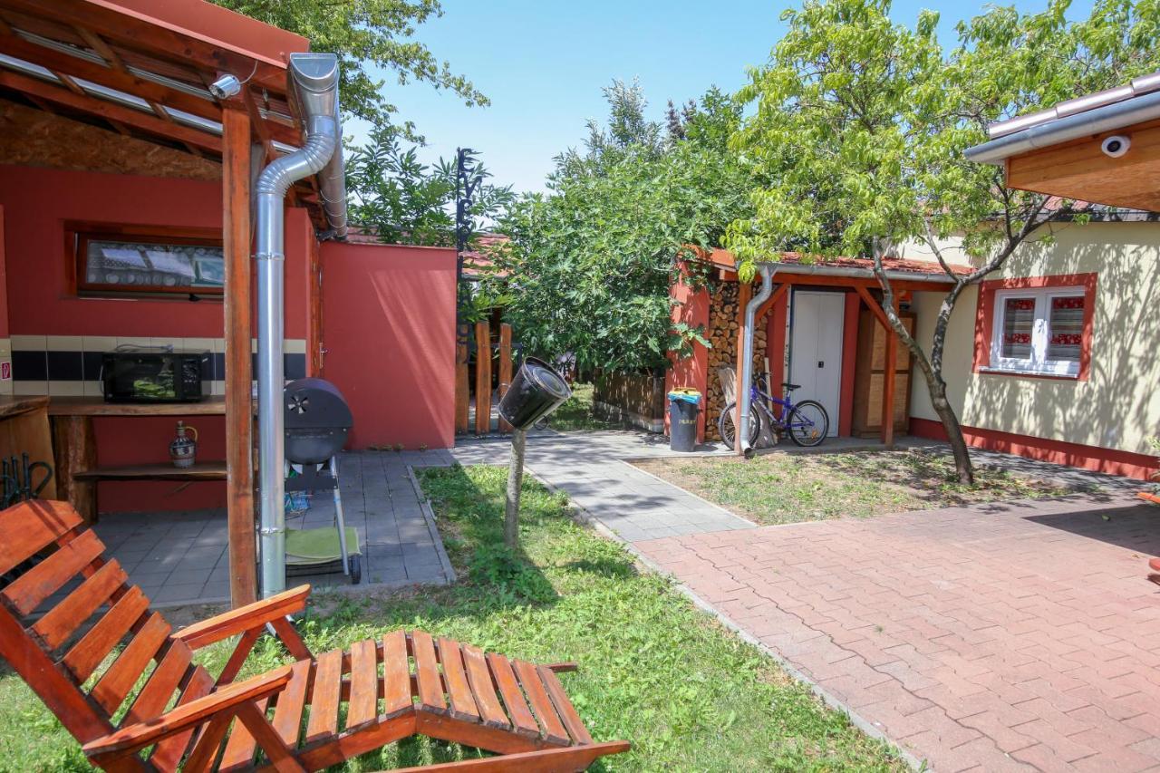 Hunter Villa Štúrovo Екстериор снимка
