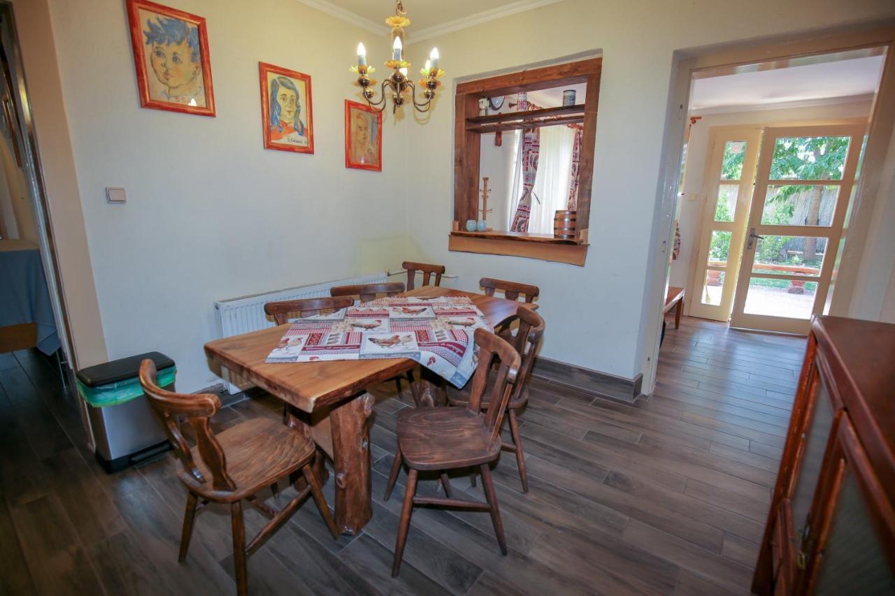 Hunter Villa Štúrovo Екстериор снимка